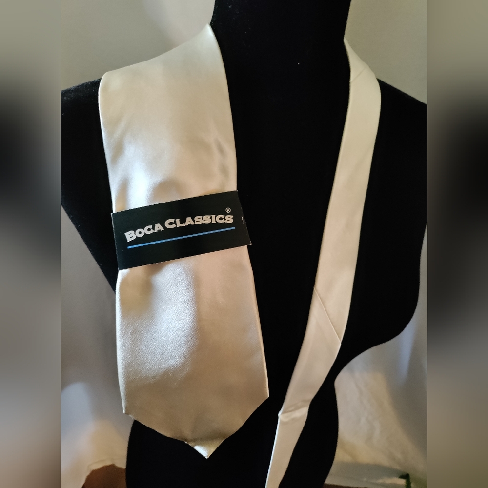 Boca Classics Silver Silk Tie NWTags - Picture 2 of 5